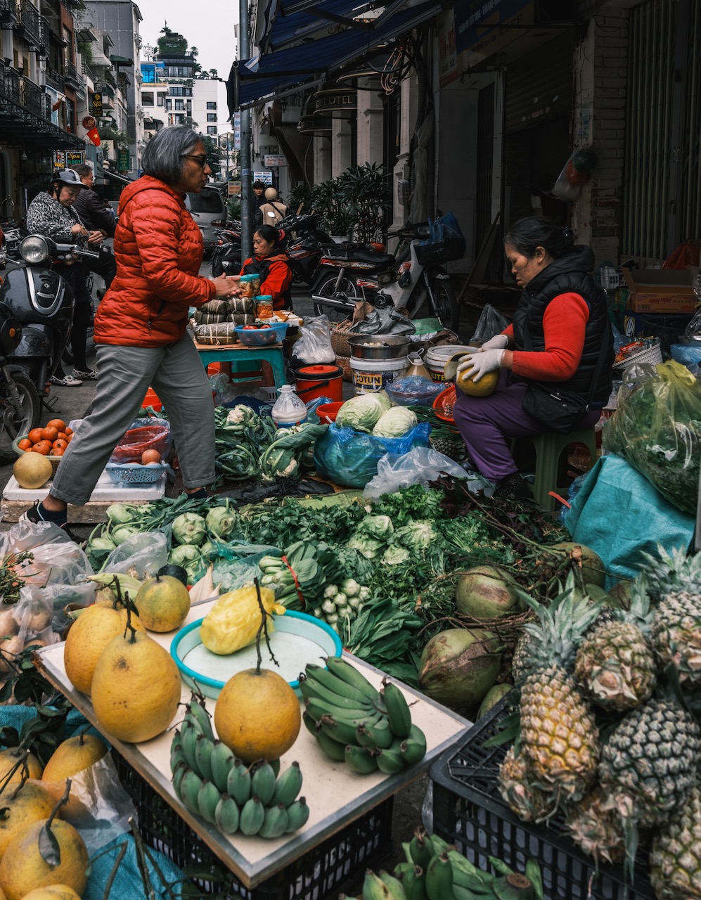 Hang Be Street Market, Hanoi, Vietnam